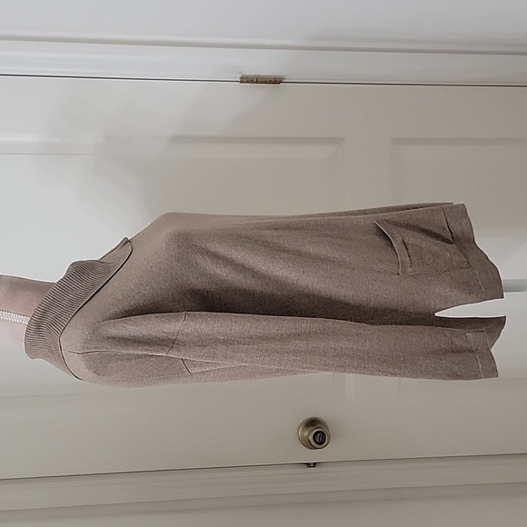 Leo & Nicole Size S Taupe Cowl Neck with Button Accent Pullover Sweater, GUC - Picture 6 of 12